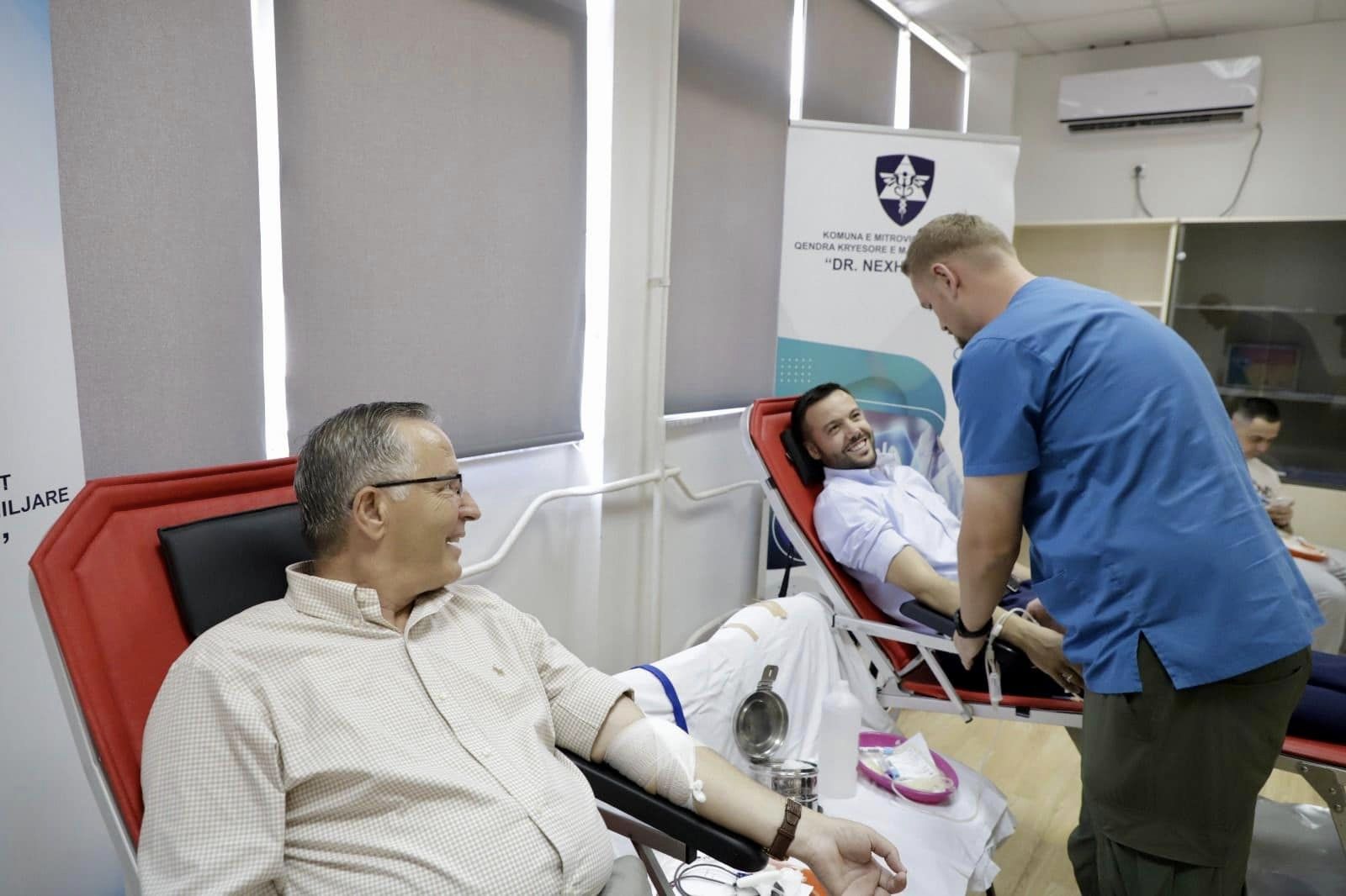 Kryetari Hamza dhe nënkryetari Tahiri dhurojnë gjak në QKMF-në e Mitrovicës