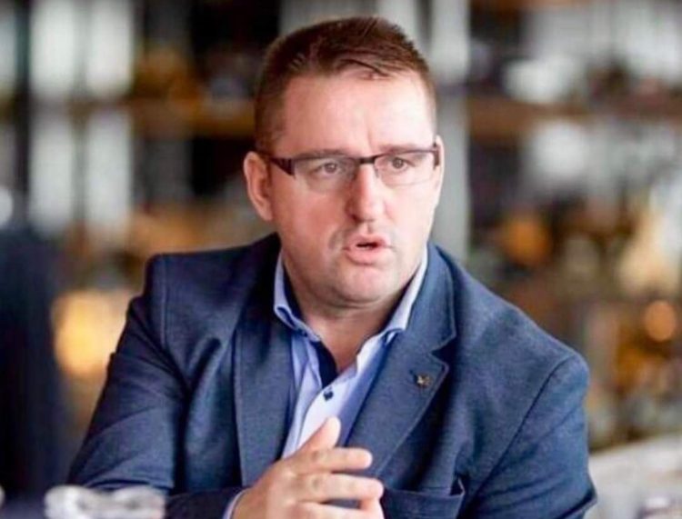 FTESË PËR HOMAZHE