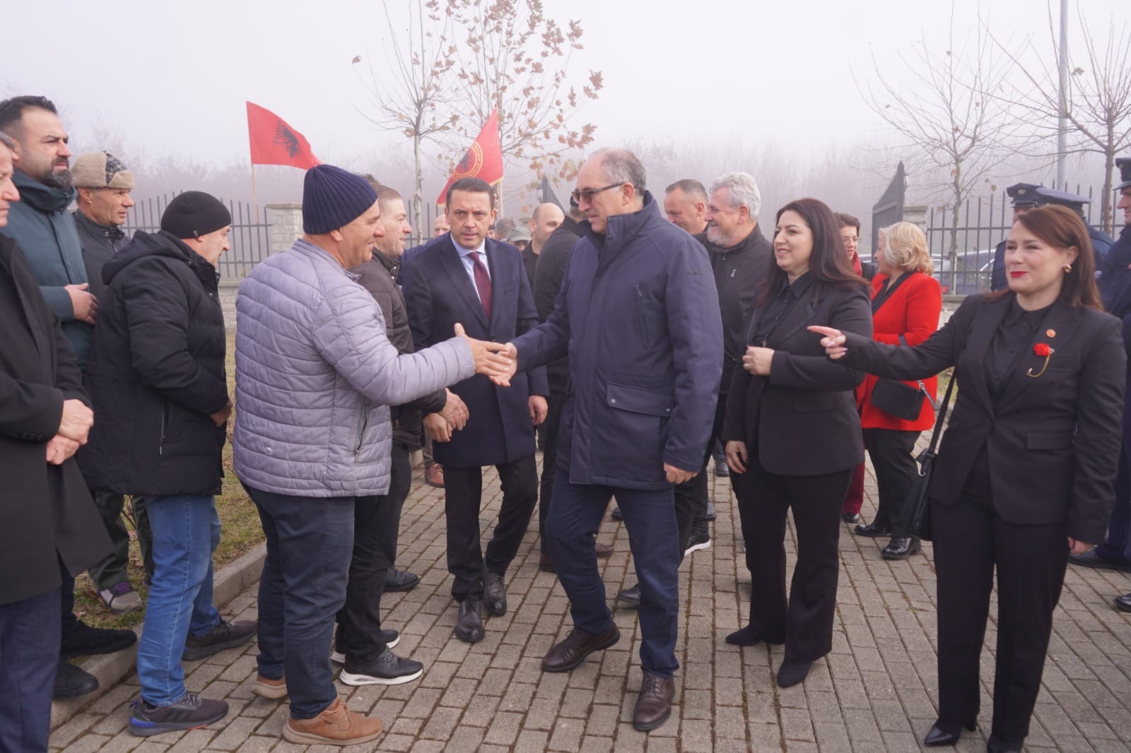 Bëhën homazhe në varrezat e dëshmorëve në Landovicë