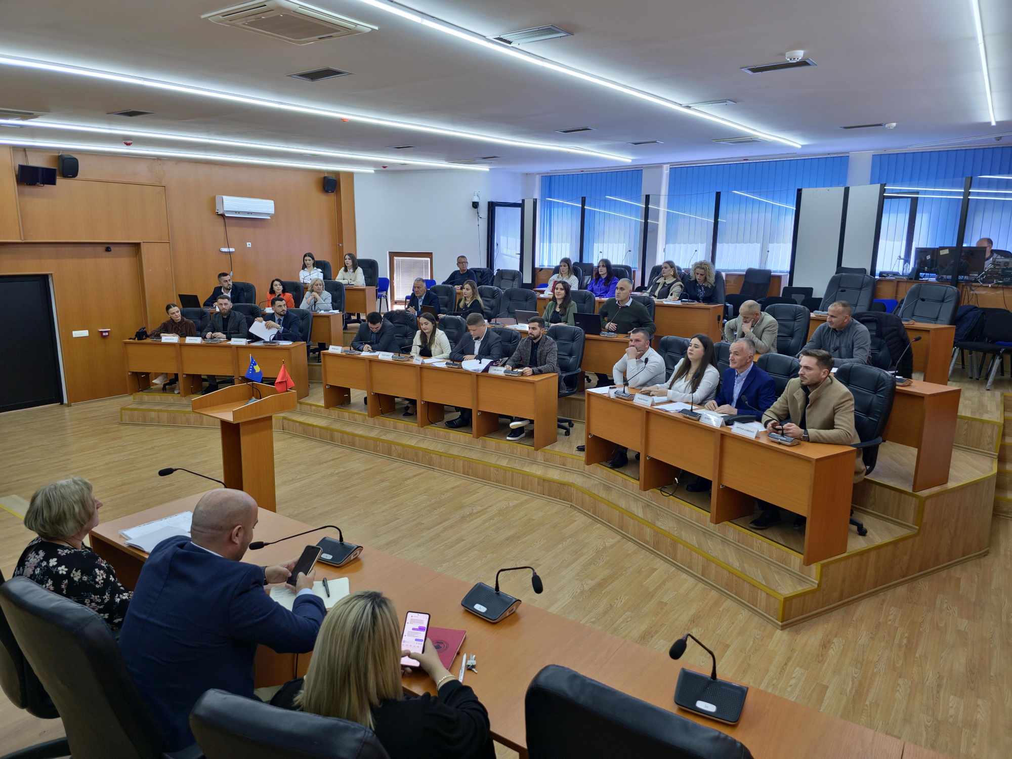 KUVENDI I KOMUNËS SË SHTIMES MBAN MBLEDHJEN E RADHËS