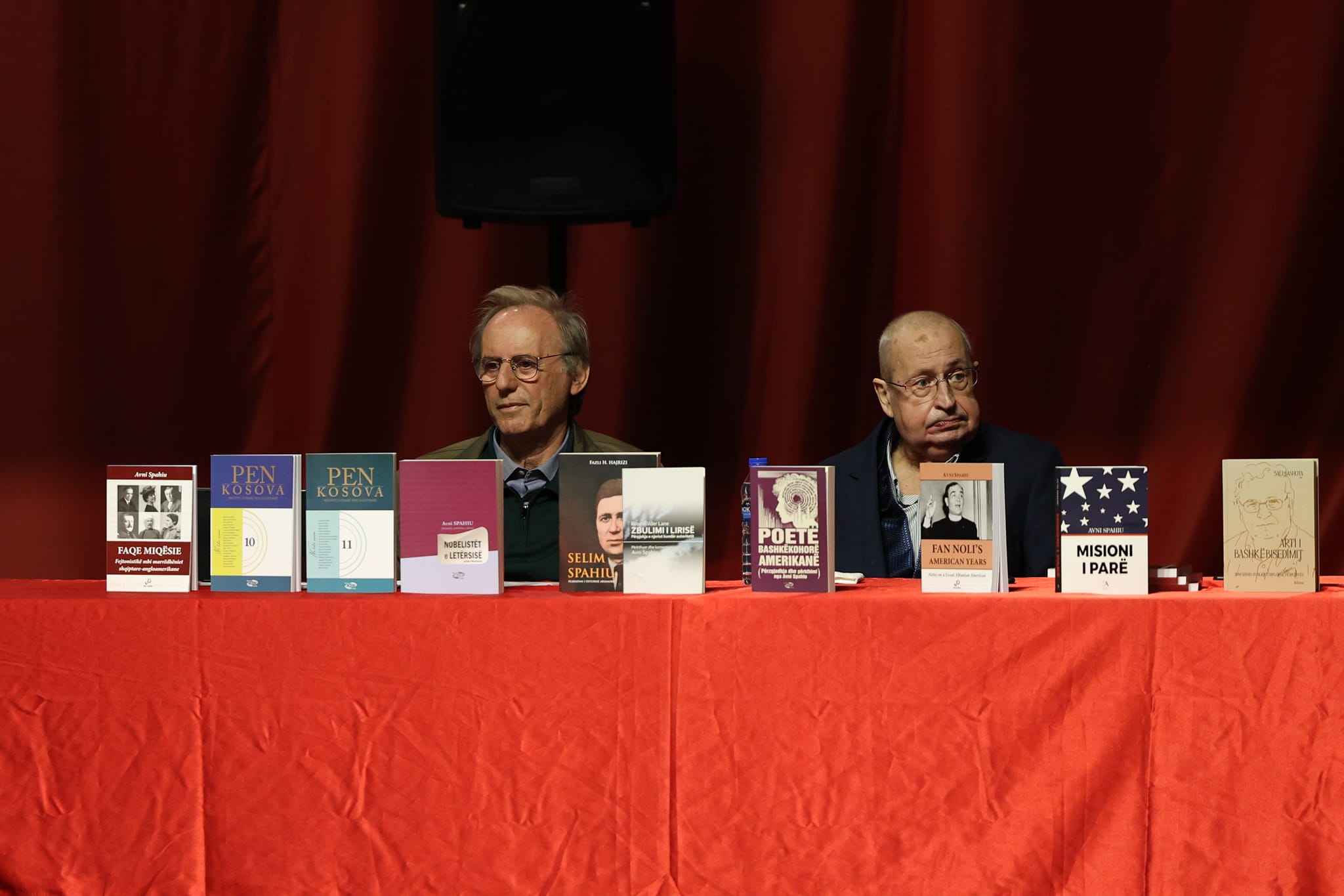 Sot në sallën kryesore të Qendrës së Kulturës “Hasan Prishtina” është organizuar orë letrare nga dy letrarët Avni Spahiu dhe Ibrahim Berisha
