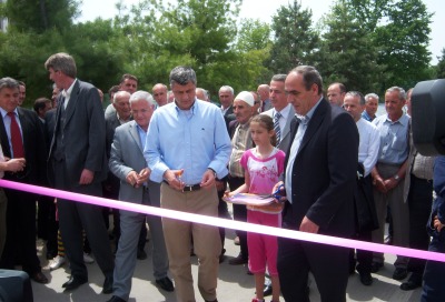 Kryeministri Thaçi përuroi rrugën e asfaltuar Banjë- Vrellë të Komunës së Istogut