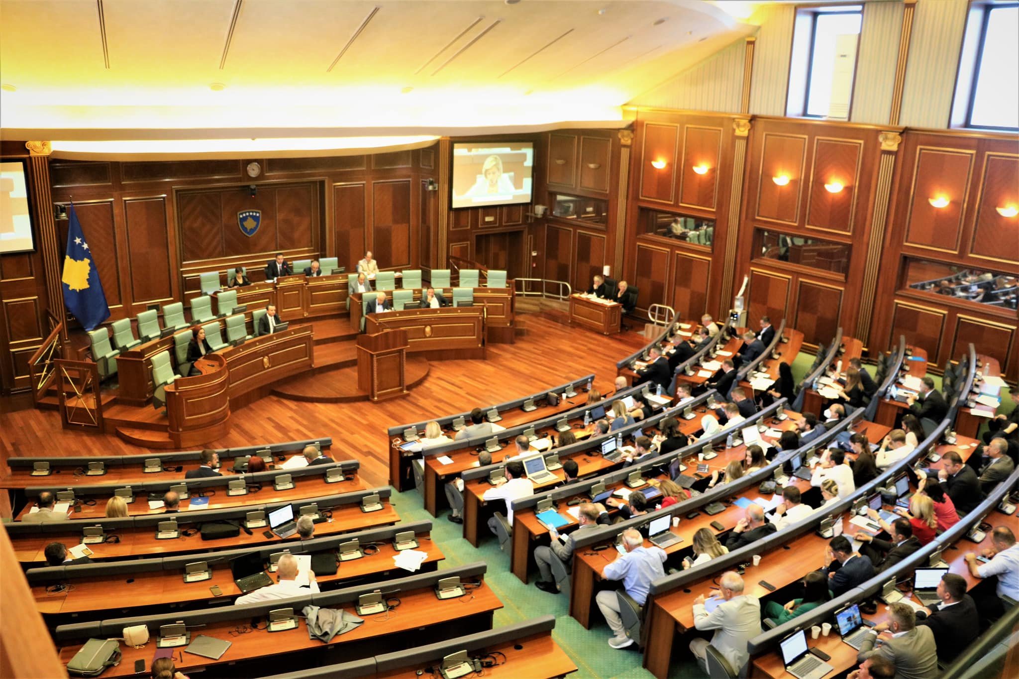 Skupština Kosova danas je usvojila Zakon o sistemu upravljanja opštinskim učinkom i šemu grantova zasnovana na učinku.