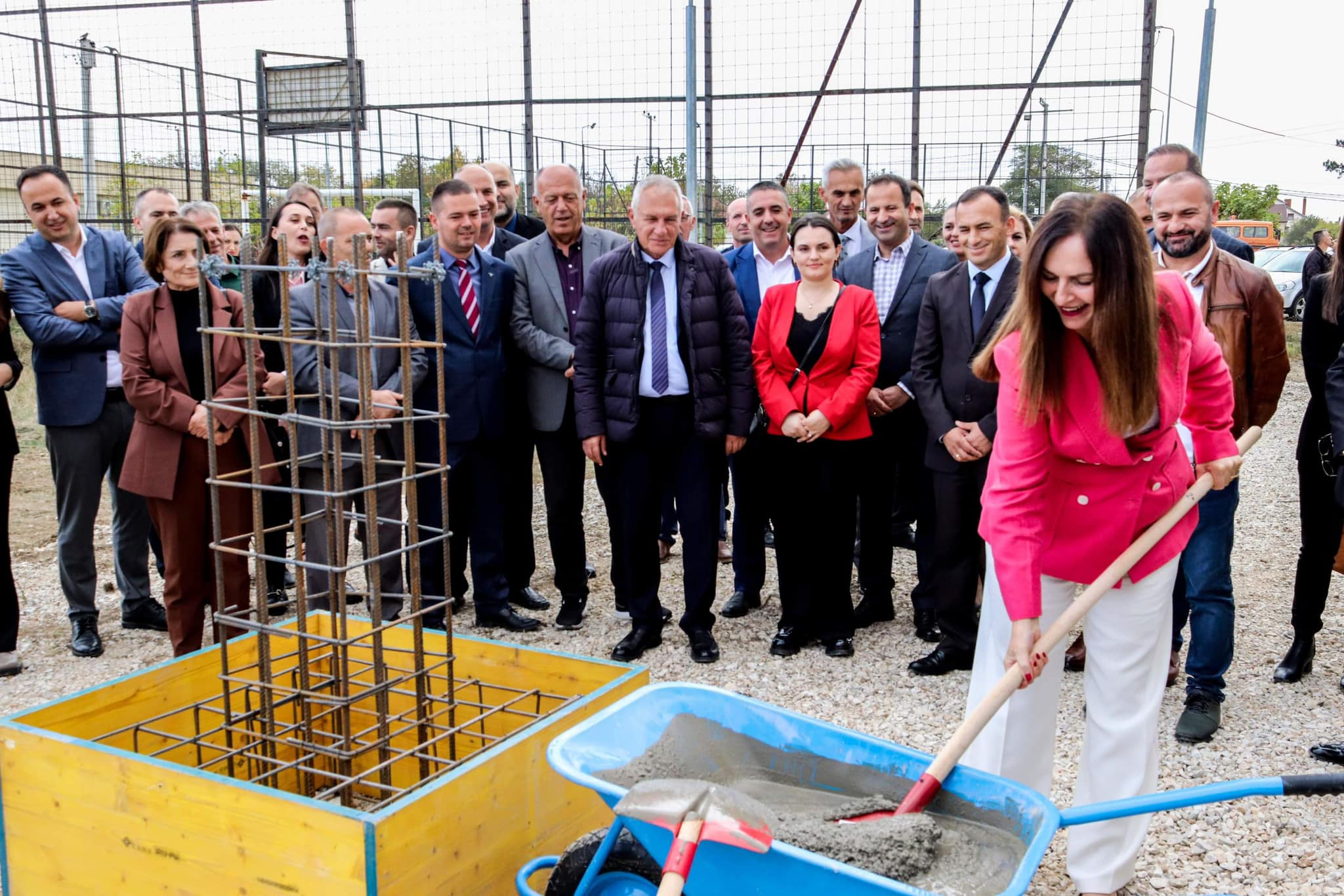MINISTRJA NAGAVCI VENDOSI GURTHEMELET PËR NDËRTIMIN E DY ÇERDHEVE TË REJA