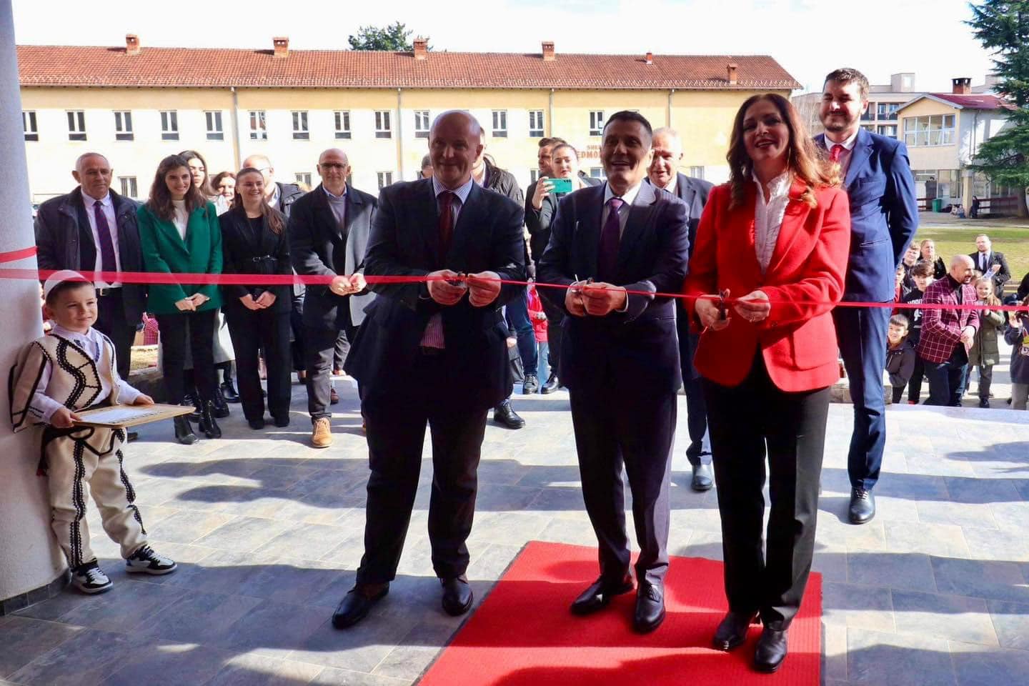 U PËRURUA OBJEKTI I RI I SHKOLLËS “EDMOND HOXHA” NË JUNIK