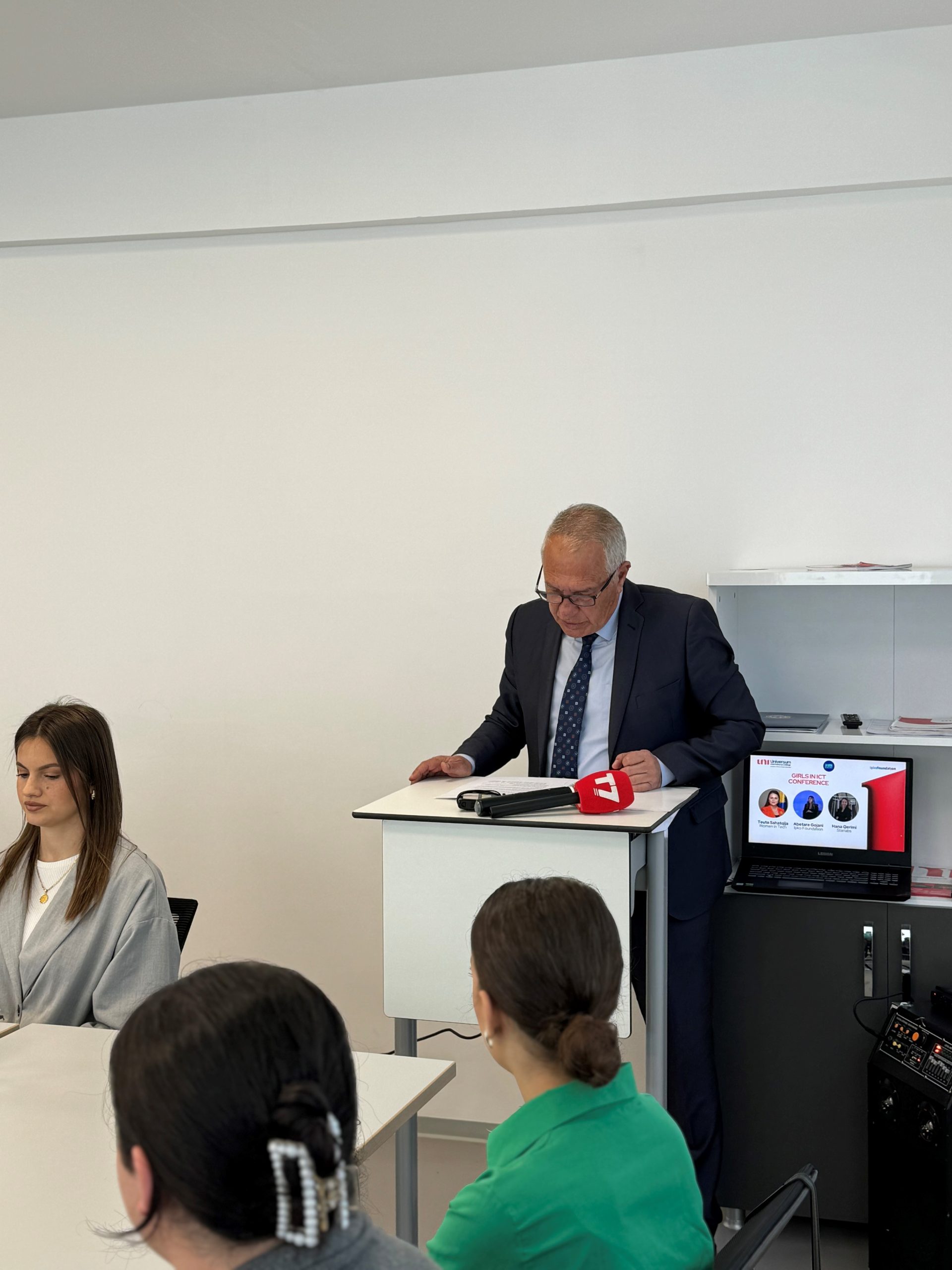 U mbajt konferenca “Vajzat në teknologji (Girls in ICT)”