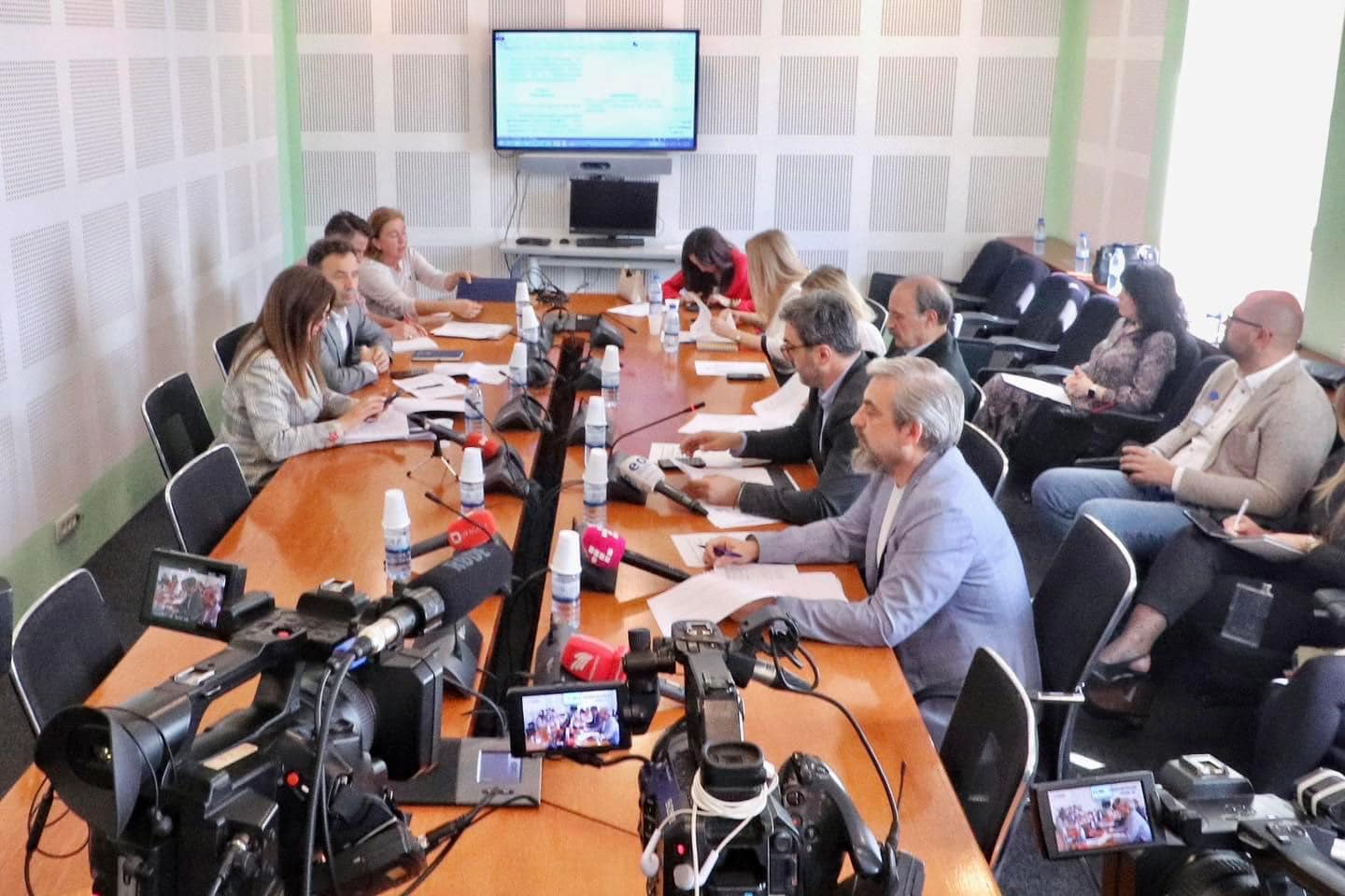 Ministrja Nagavci mori pjesë në shqyrtimin e Projektligjit për Tekste Shkollore