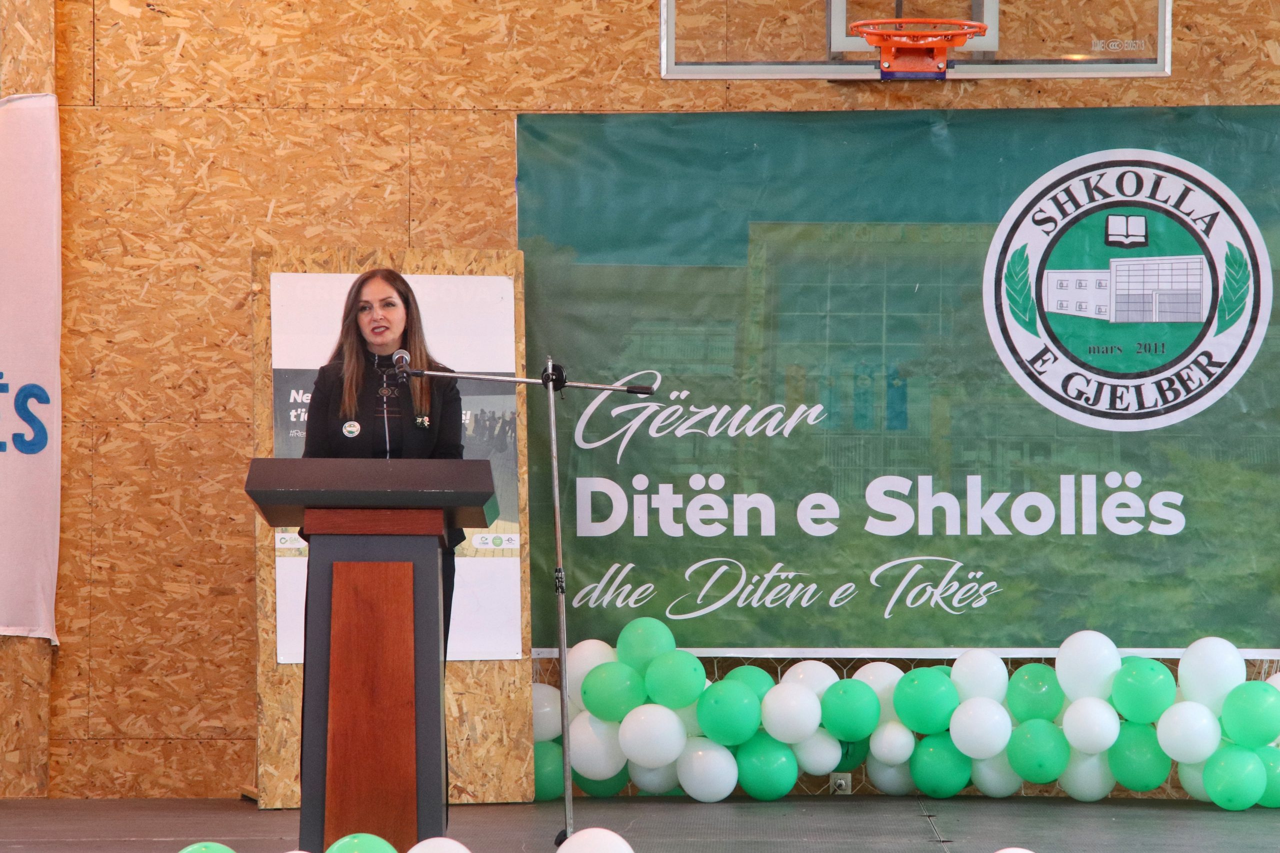 MINISTRJA NAGAVCI MORI PJESË NË SHËNIMIN E DITËS SË SHKOLLËS NË DY SHKOLLA TË PRISHTINËS