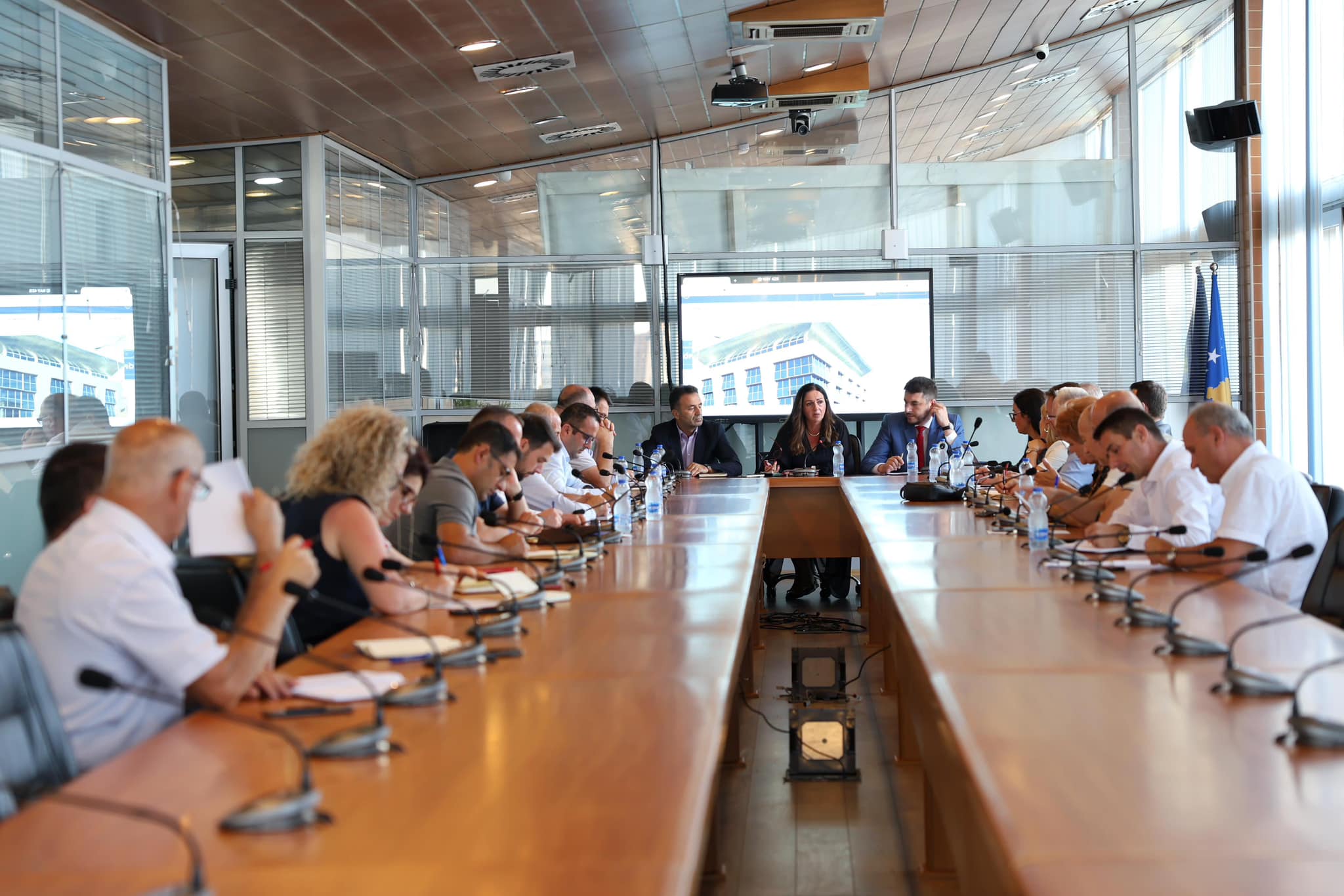 MASHTI DHE DKA-TË DISKUTUAN RRETH PËRGATITJEVE PËR FILLIMIN E VITIT SHKOLLOR 2024/25