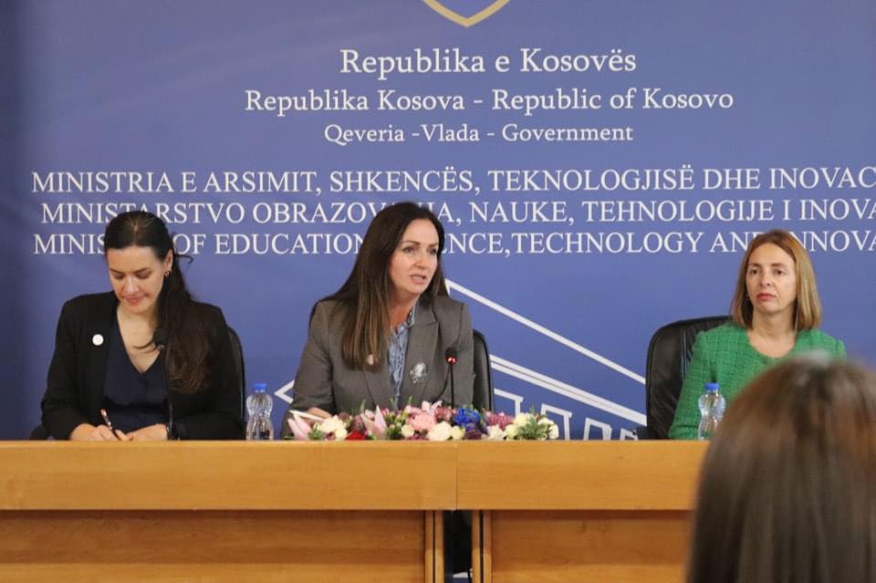 Ministrja Nagavci takoi përfituesit e granteve nga skema “Programi i mësimdhënies së bazuar në punë hulumtuese”