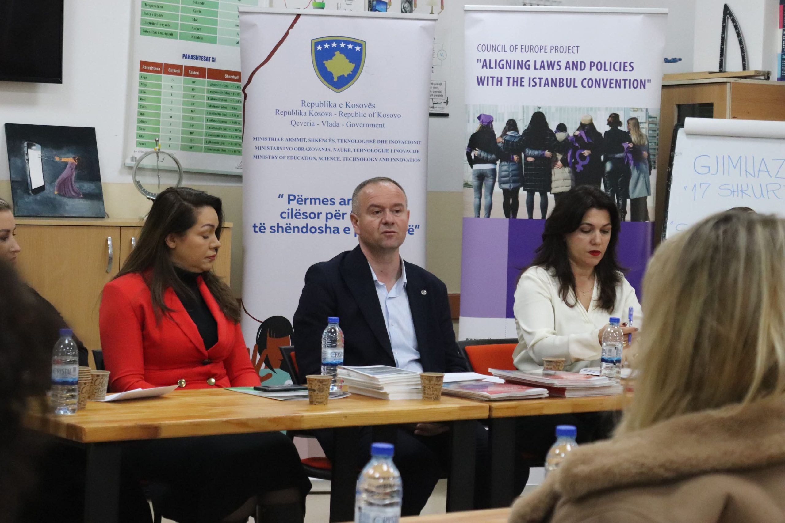 U mbajt sesioni informues “Rritja e ndërgjegjësimit në shkolla për dimensionin dixhital të dhunës, me fokus tek dhuna ndaj vajzave”