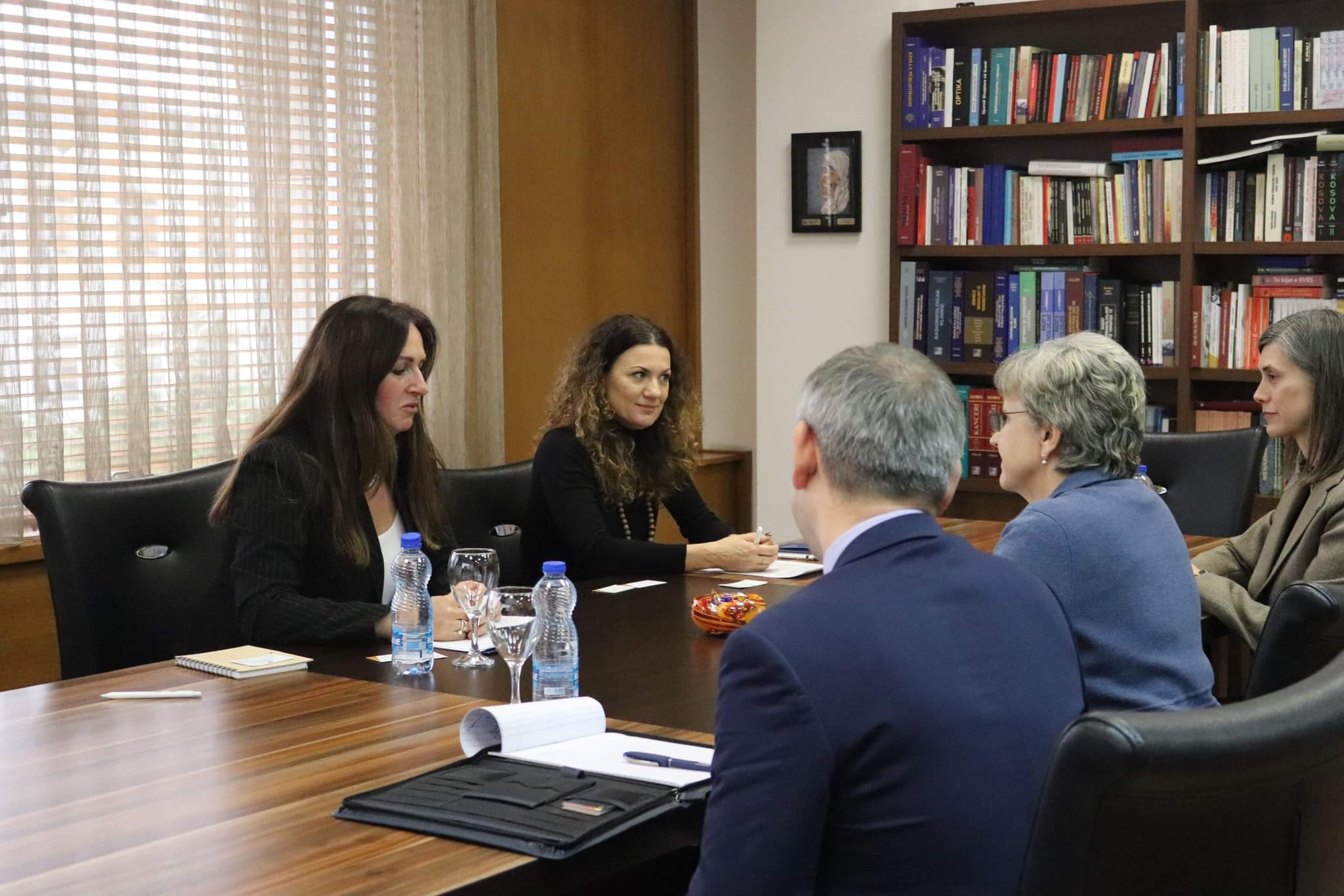 Minister Nagavci hosted in a meeting the President of the American Councils for International Education, Lisa Choate