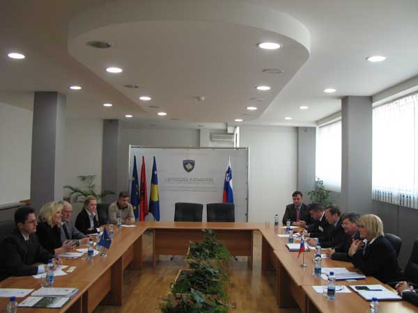 Ministrja Pula me bashkëpunëtorë priti një delegacion nga Sllovenia