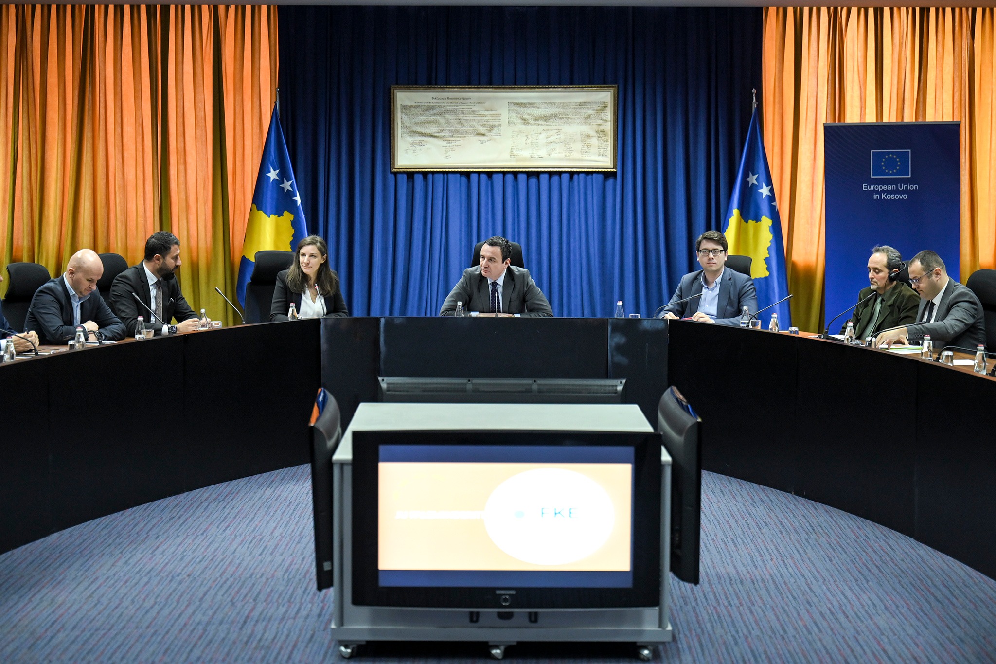 Address by Prime Minister Kurti and Minister of Economy Rizvanolli at the joint press conference